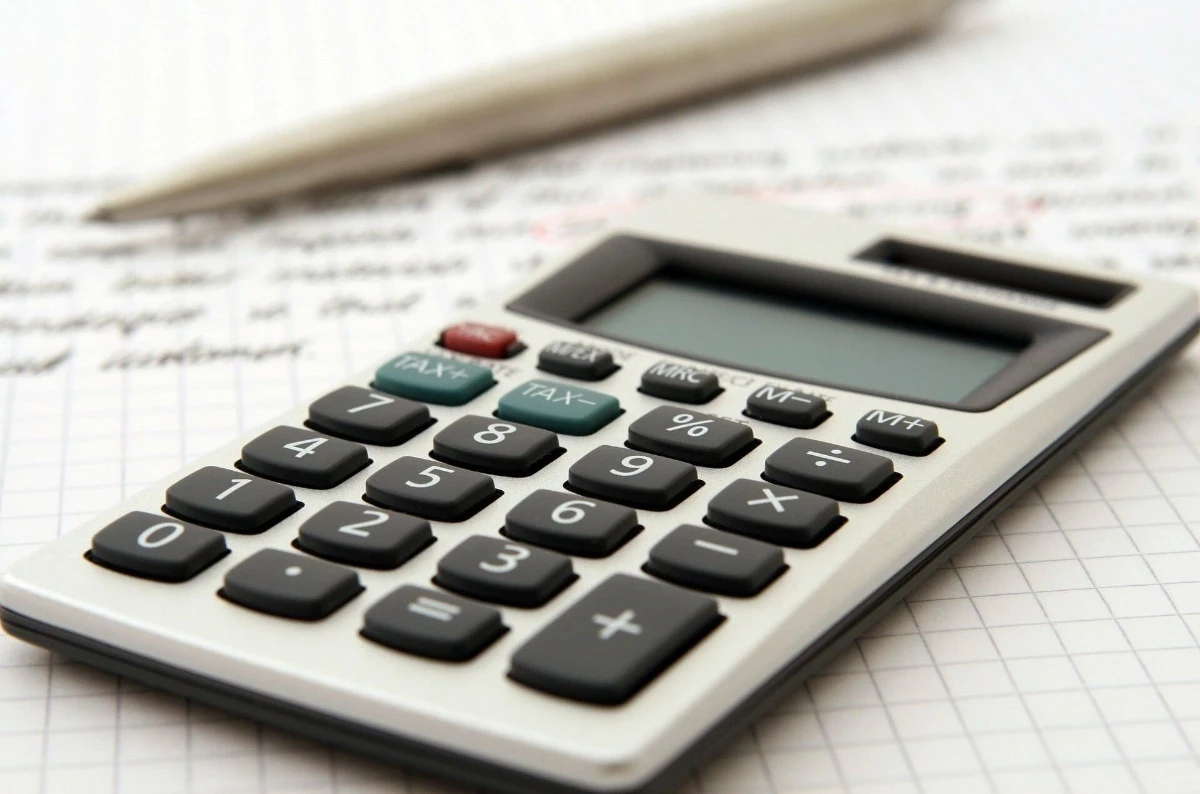 accountant-1238598_1920
